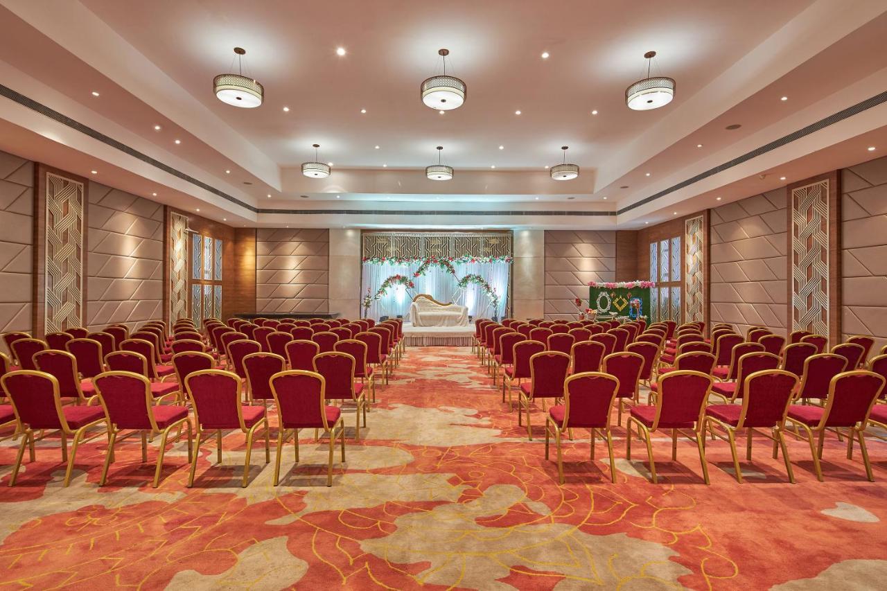 Royal Orchid Central Grazia, Navi Mumbai Extérieur photo