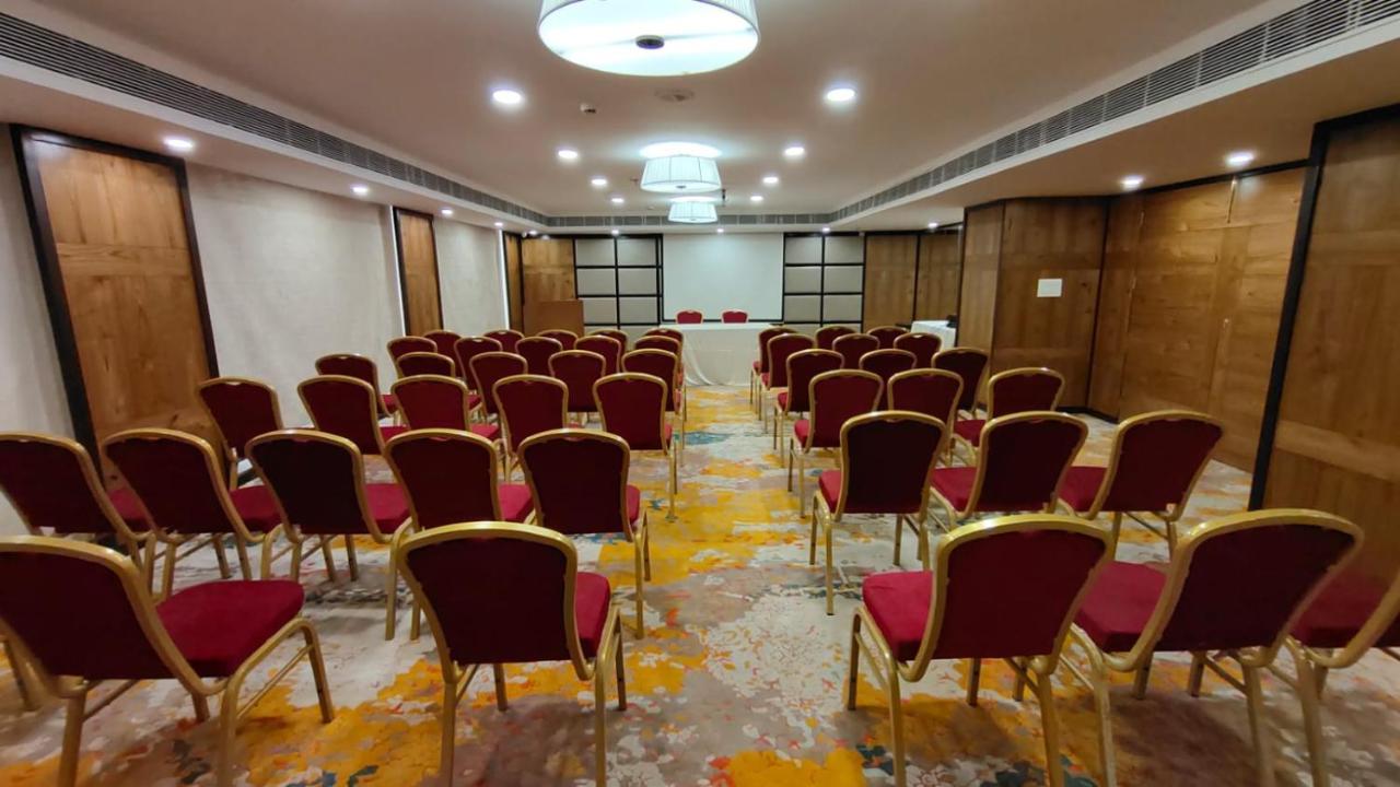 Royal Orchid Central Grazia, Navi Mumbai Extérieur photo