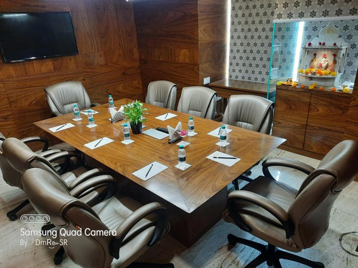 Royal Orchid Central Grazia, Navi Mumbai Extérieur photo