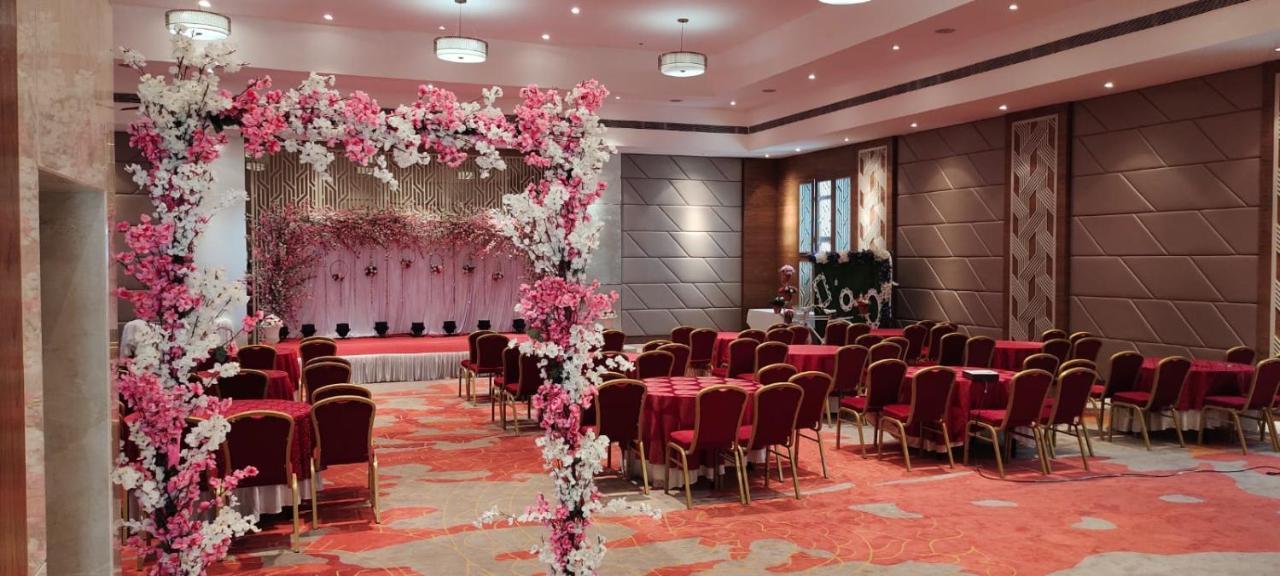 Royal Orchid Central Grazia, Navi Mumbai Extérieur photo