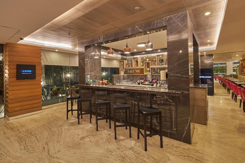 Royal Orchid Central Grazia, Navi Mumbai Extérieur photo